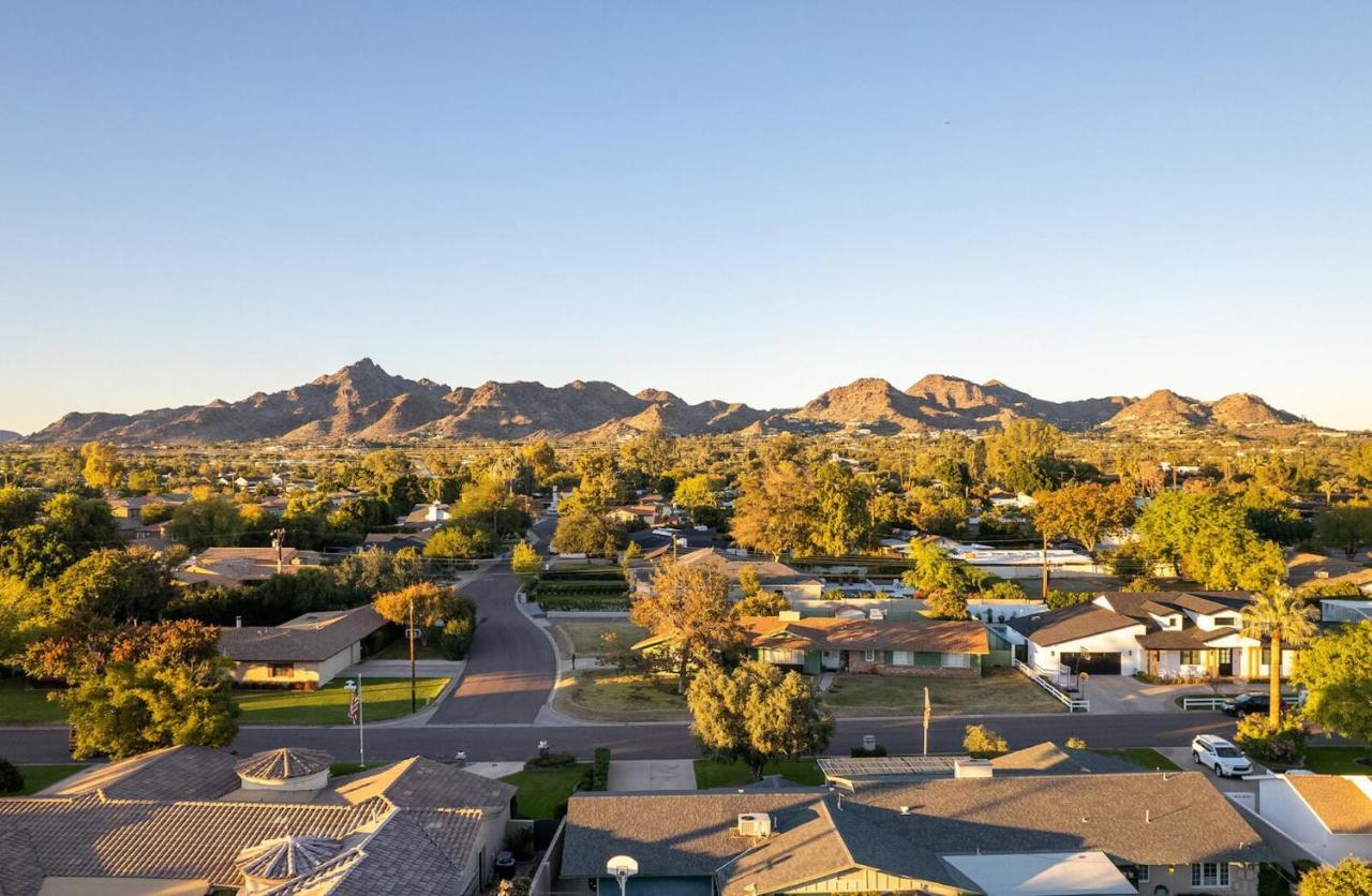 Hotel Homes - The Camelback Manor Phoenix Bagian luar foto